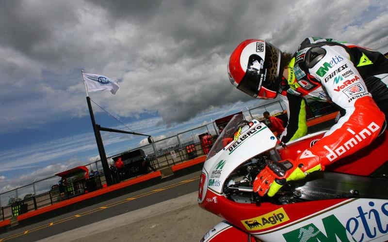 Donington Park Motogp Marco Simoncelli Tops Warm Up Mcn