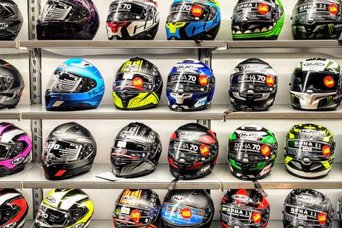 How should a motorbike helmet fit?