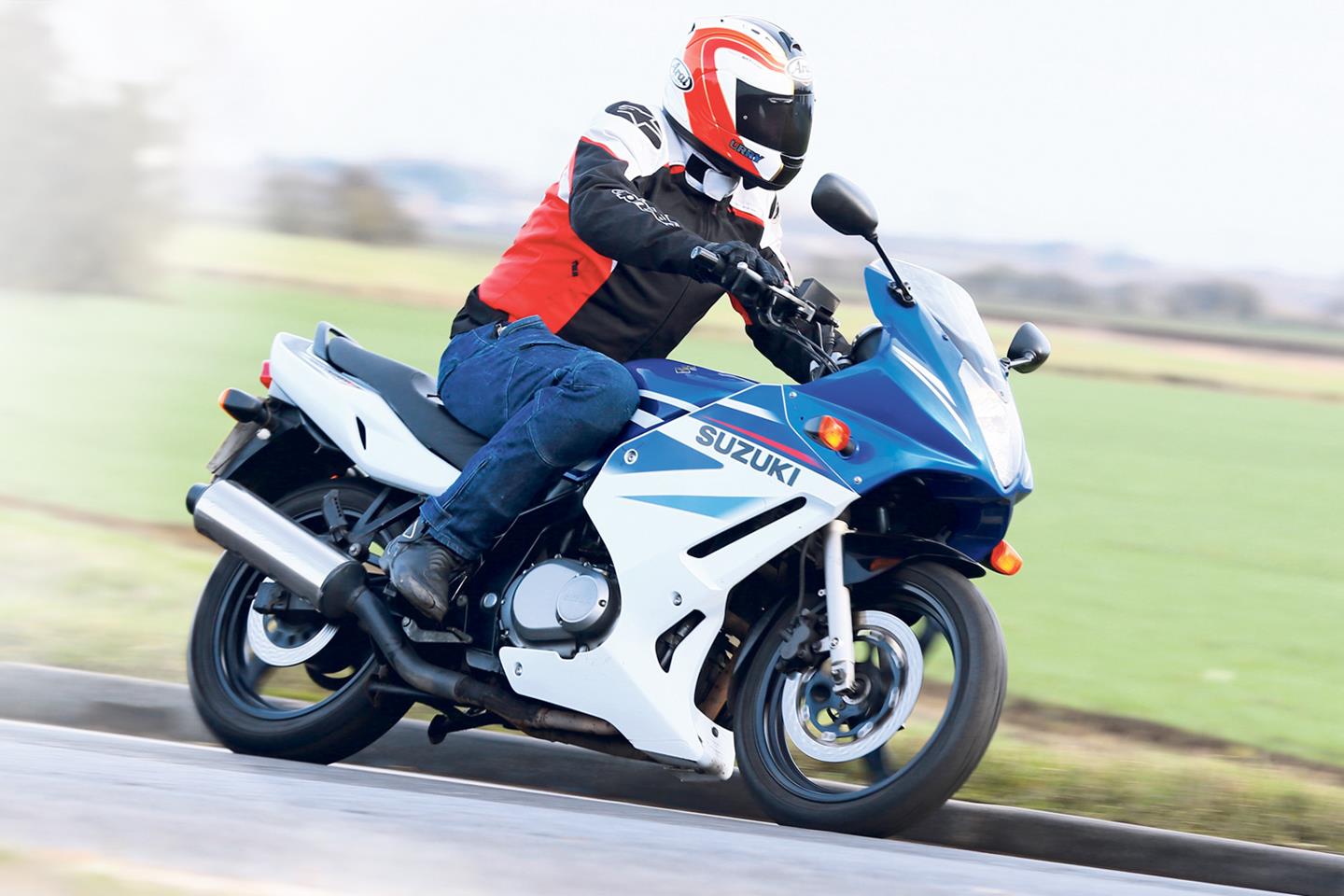 Pastiglie Freno Posteriori Yerbay Semimetalliche Per Suzuki GS500 (89-08), RG500 (85-87), GSXR 600 (97-03), GSX650 Bandit