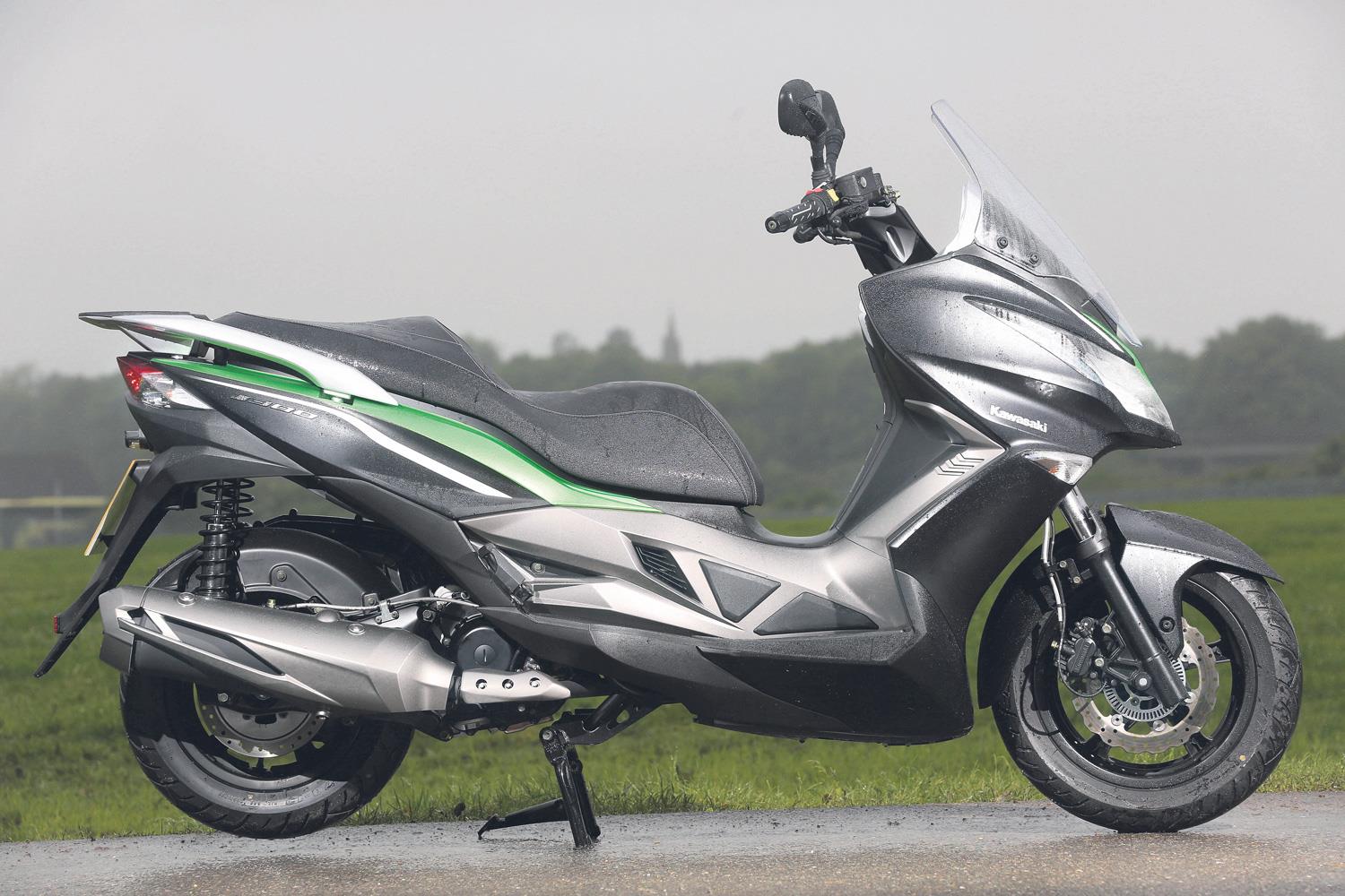 Kawasaki J300 (2014-on) Review | Speed, Specs Prices | MCN