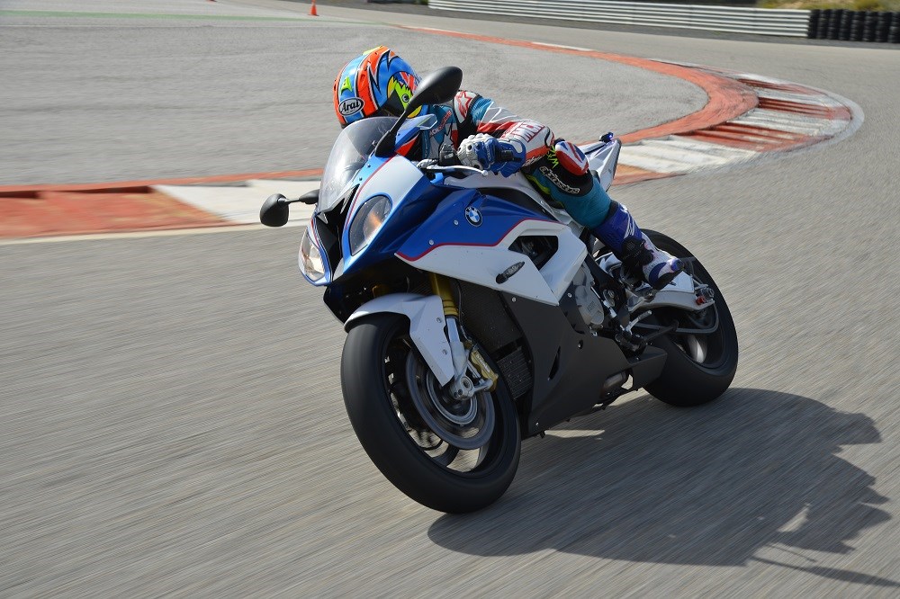 New BMW S1000RR: 198bhp on the dyno! | MCN