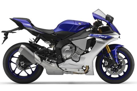 Yamaha R1 and R1M reviews live!