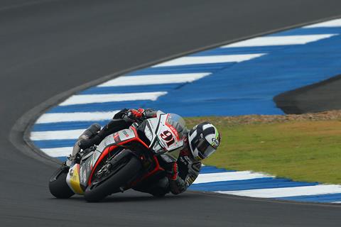Aragon WSB: Haslam powers to pole
