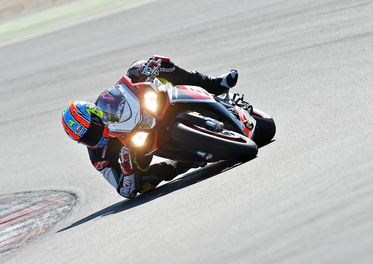 Aprilia Rsv4 Rf 2015 On Review Speed Specs Prices Mcn