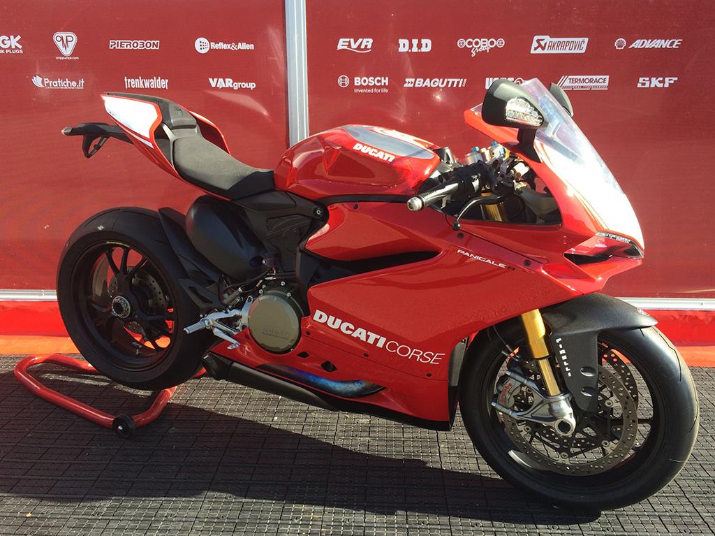 Launch Ducati Panigale R Share This Article