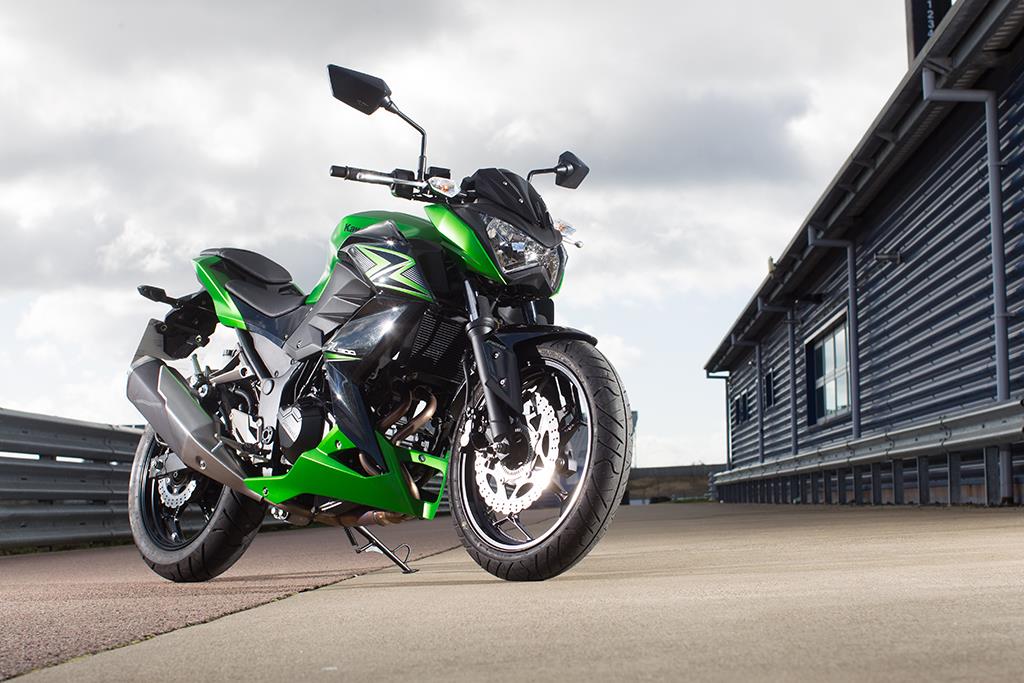 KAWASAKI Z300 (2015-on) Review | Speed, Specs & Prices | MCN