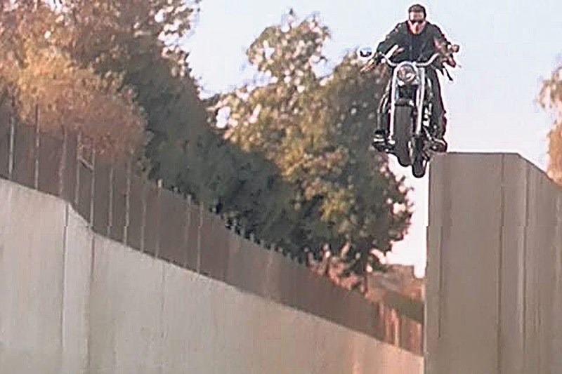 Arnie Makes A Fat Boy Fly Mcn