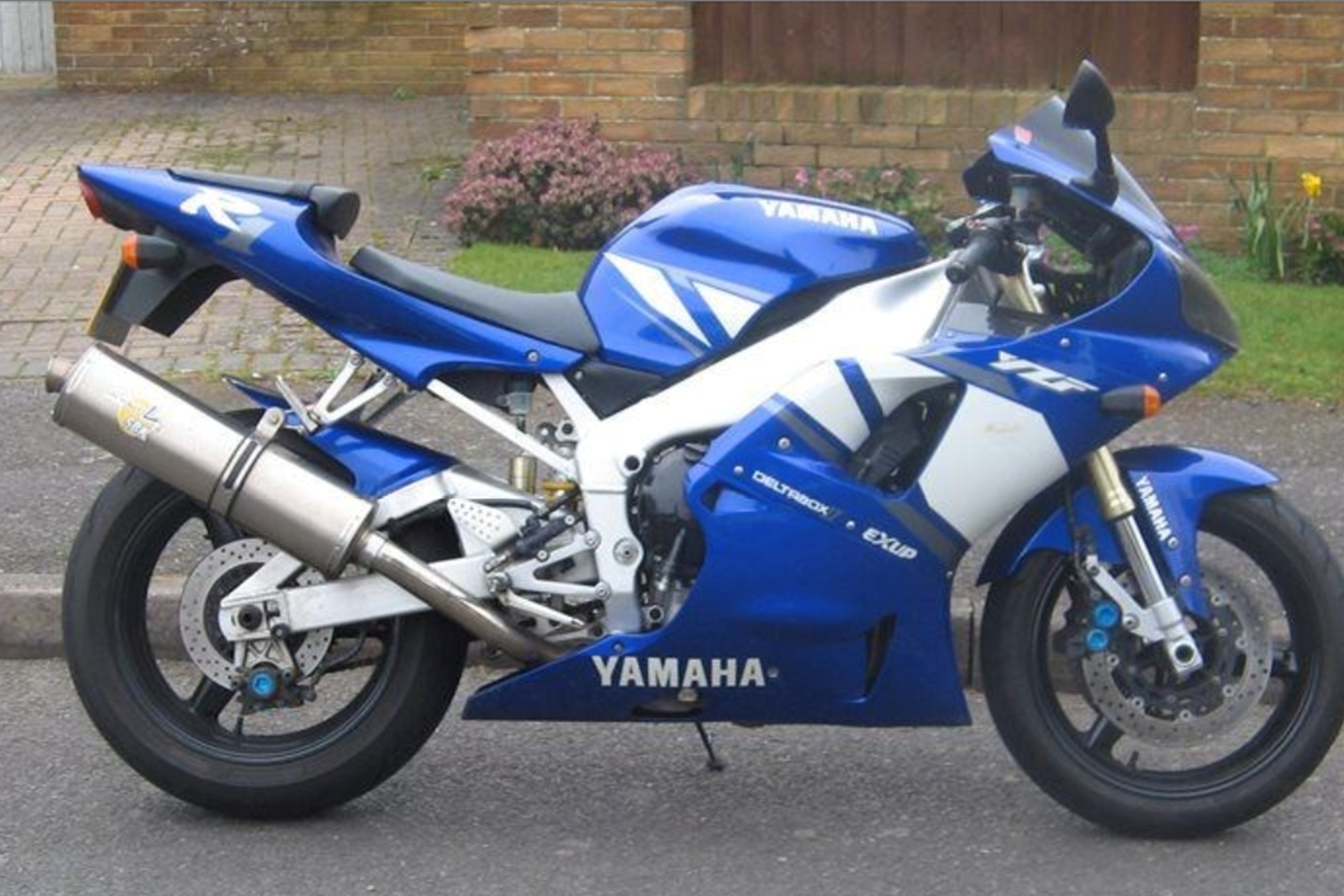 Р 01. Yamaha r1 1998. Yamaha YZF r1 1998. Yamaha r1 1996. Yamaha YZF-r1 1996 года.