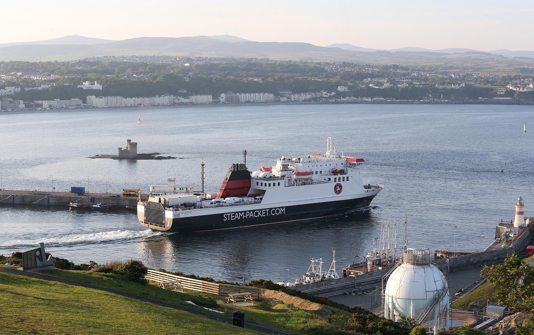 Record ferry bookings in 24 hours for 2017 TT | MCN