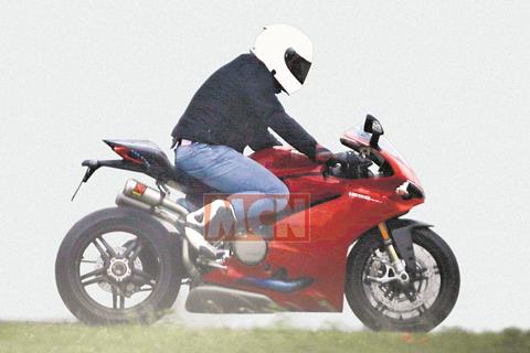 Updated Ducati 1299 Panigale spied testing