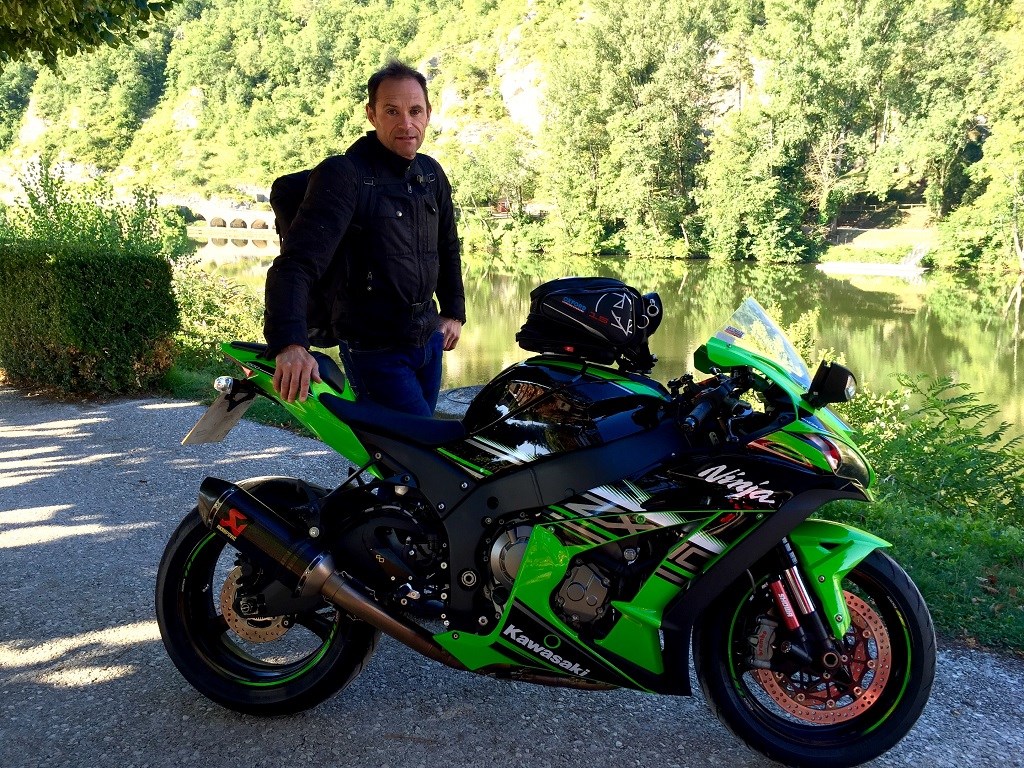 Mcn Fleet A Hard Weekend Leads The Zx 10r To Ibiza Mcn Mcn Fleet A Hard Weekend Leads The Zx 10r To Ibiza Mcn