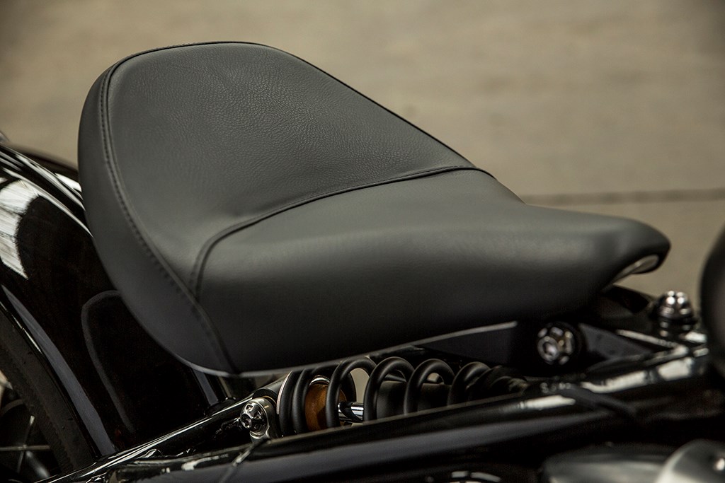 Triumph Reveal Stunning Bonneville Bobber For 2017