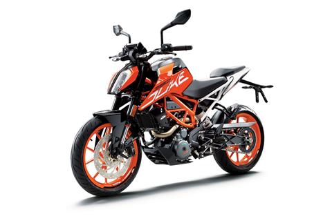 MILAN SHOW: 2017 KTM 390 Duke
