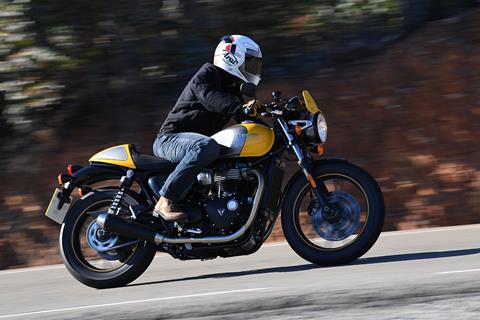 Street Cup first ride: "Triumph has done a great job"
