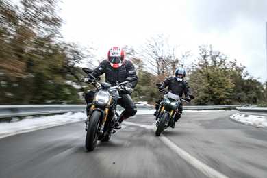 Video: Ducati Monster 1200S vs Triumph Speed Triple R