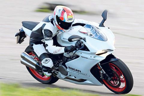 What's good and what's not about the Shoei X-Spirit III?