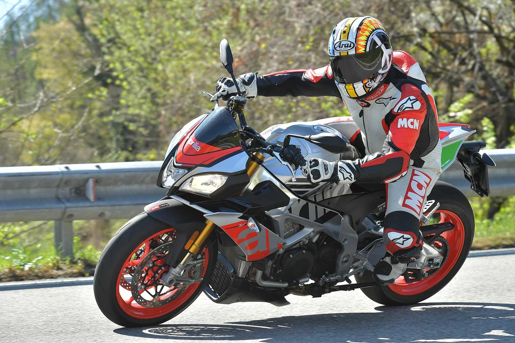 17 Super Naked Of The Year Aprilia Tuono V4 1100 Factory Mcn