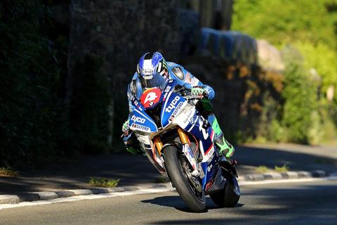 TT 2017: Hutchinson storms to Superstock victory
