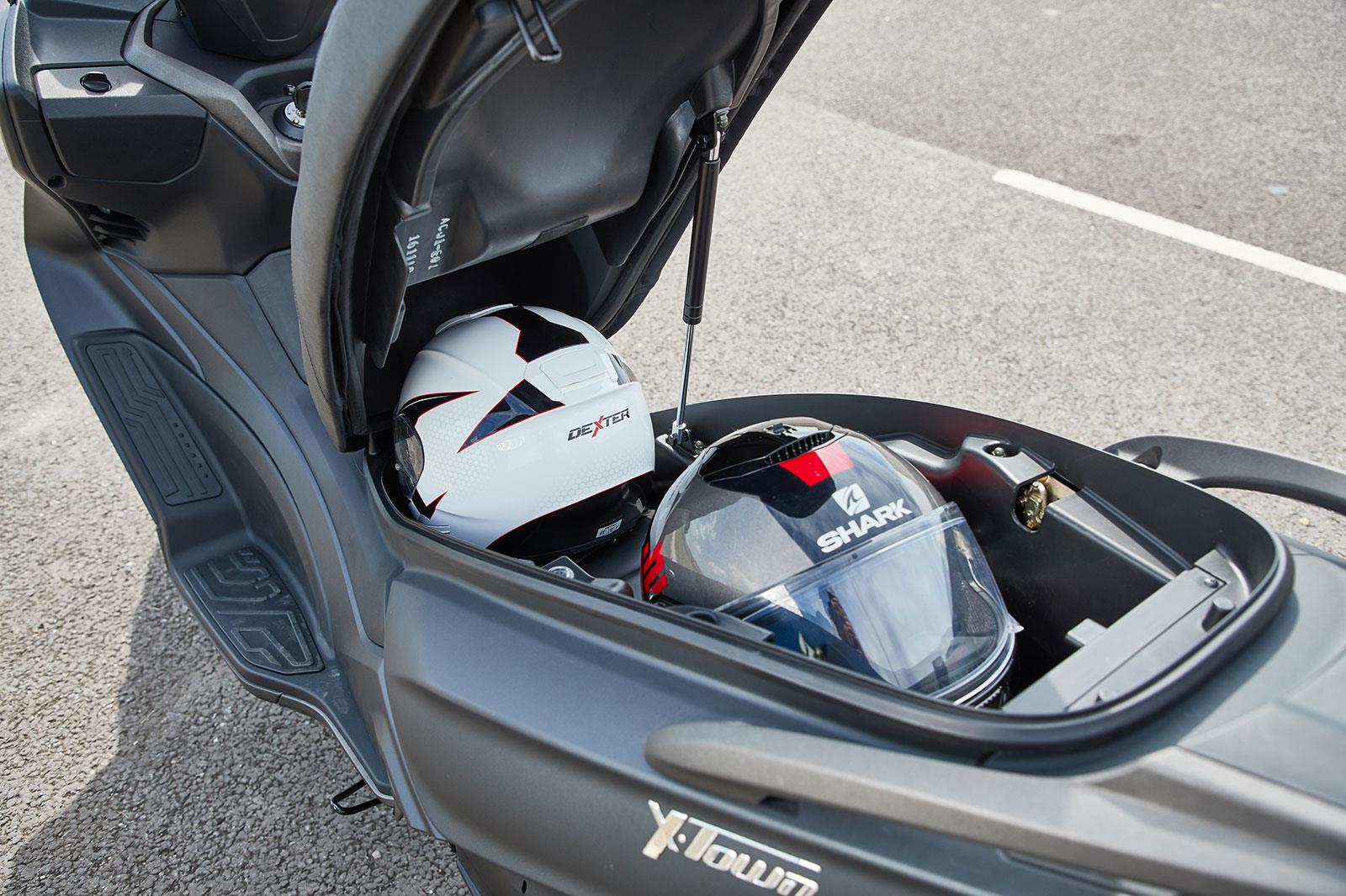 Coprigambe KYMCO X-TOWN 300 2&deg; Serie 2020-21 - Termoscudo Impermeabile, Ecopelliccia, Nylon