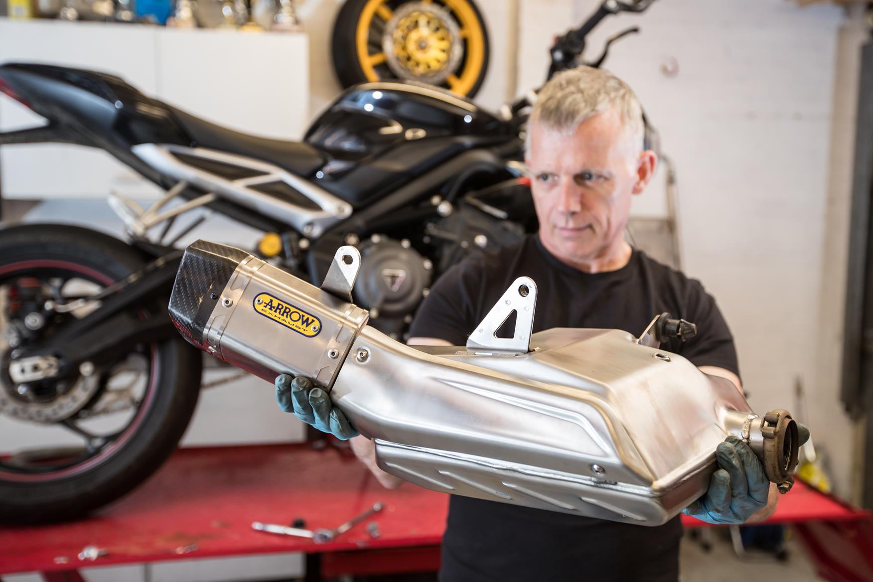 arrow exhaust street triple 675