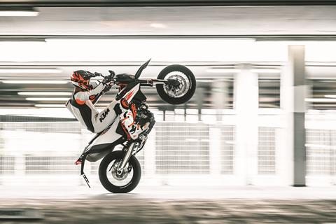 Pricing released for 2019 KTM 690 SMC R and Enduro models