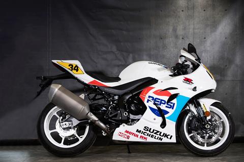 Blade and MCN celebrate Schwantz with special GSX-R