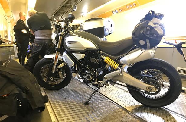 ducati scrambler 1100 luggage