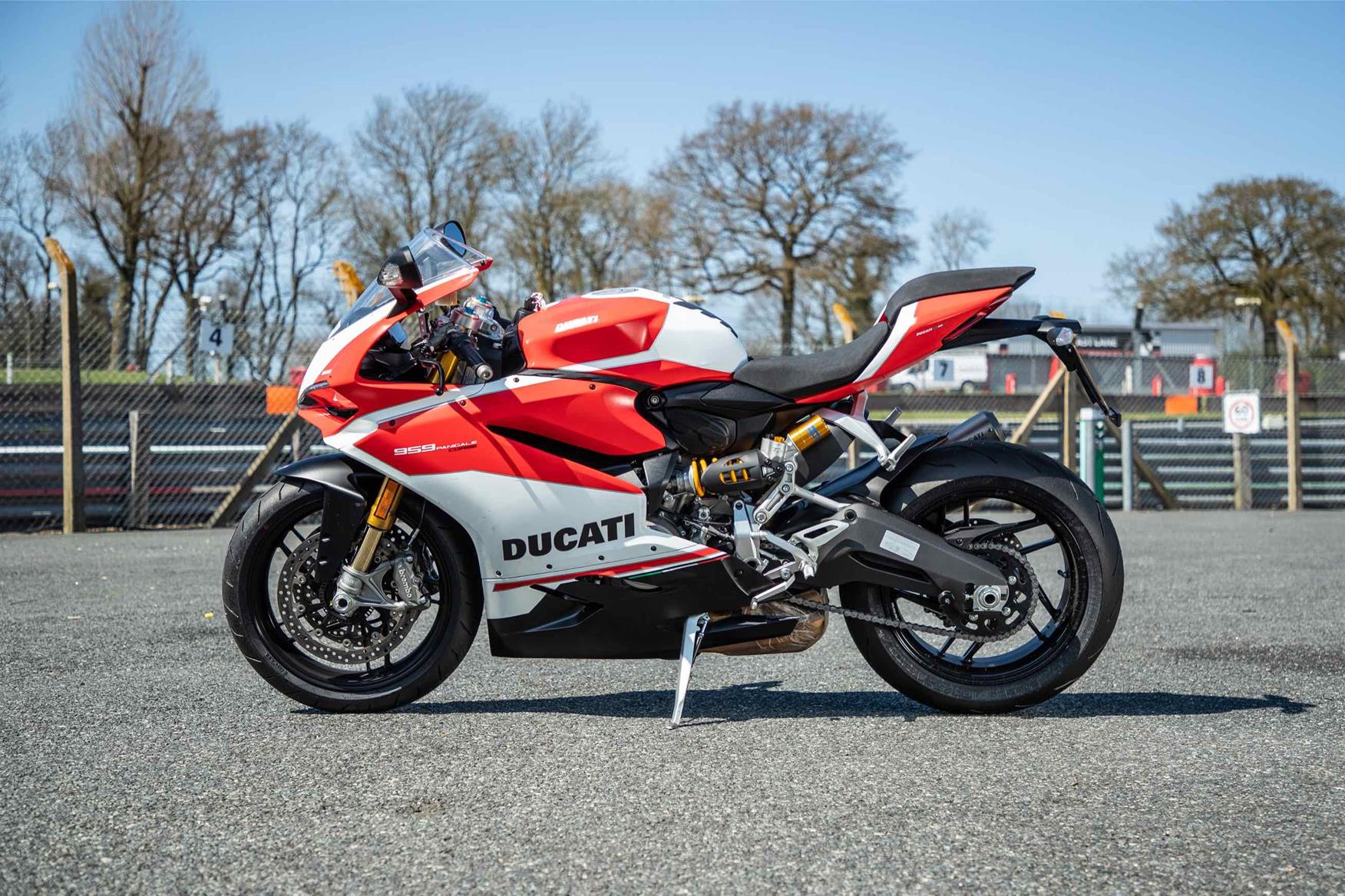 ducati panigale 959 track evo