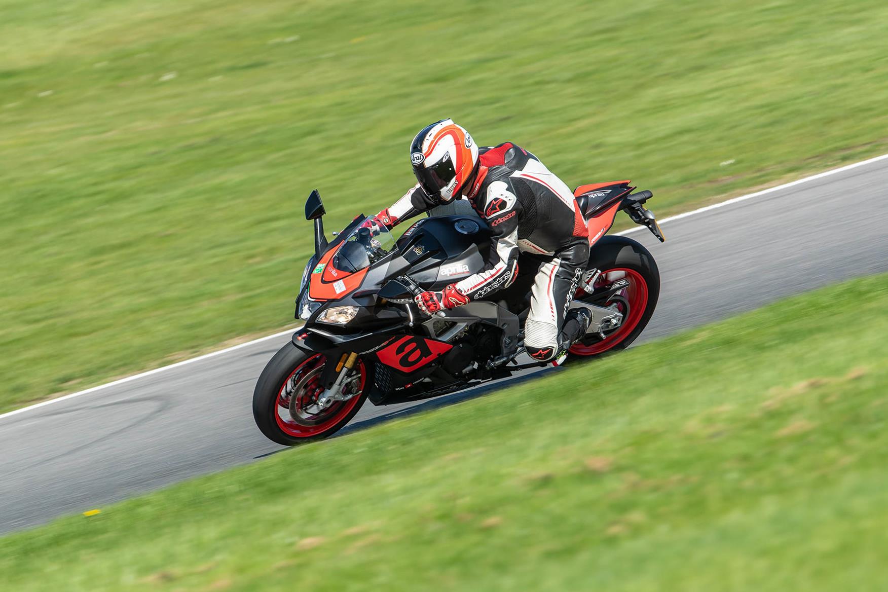 APRILIA RSV4 RR (2018-on) Review | Speed, Specs & Prices | MCN