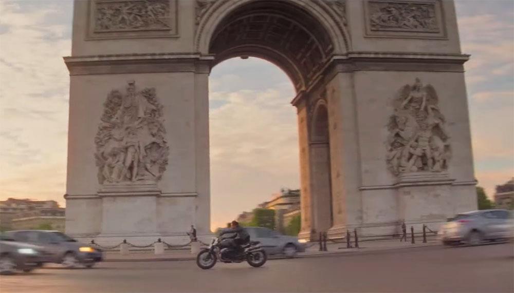Mission Impossible Tom Cruise Bike Chase Around Arc De Triomphe Mcn Mission Impossible Tom Cruise Bike Chase Around Arc De Triomphe Mcn