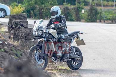 New Triumph Tiger 800 spied in testing