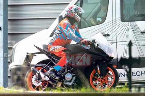 Bigger and better KTM RC390 spied in testing