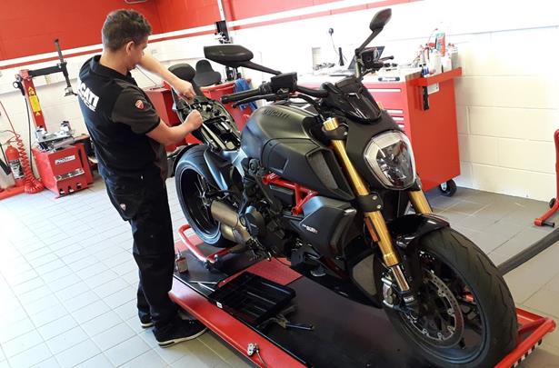 ducati diavel bags