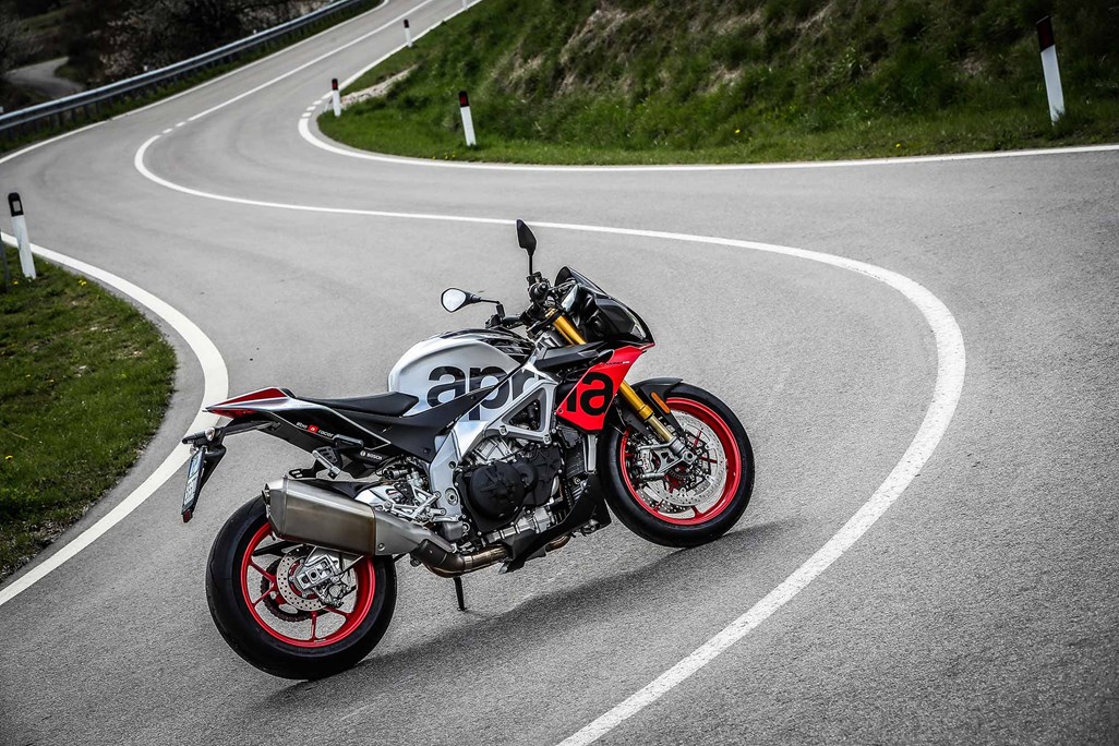 APRILIA TUONO V4 1100 FACTORY (2019 - 2020) Review | MCN