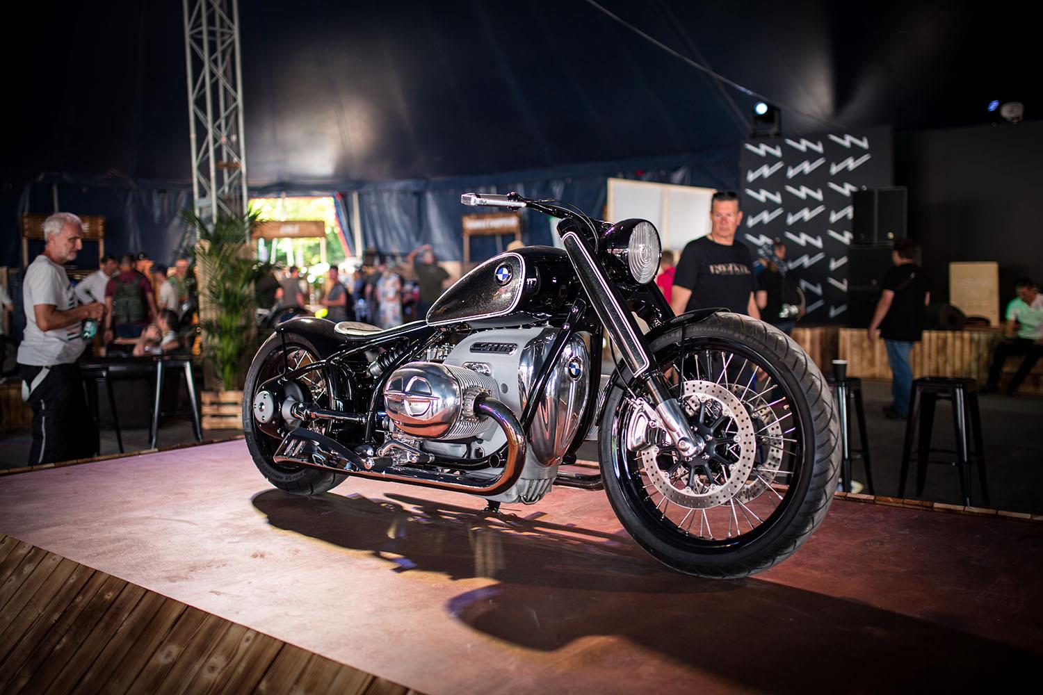 Bmw Wave Their Heritage Wand To Create R18 Classic First Edition Mcn
