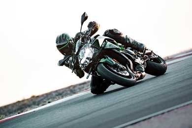 Kawasaki reveal supercharged Z H2 super naked