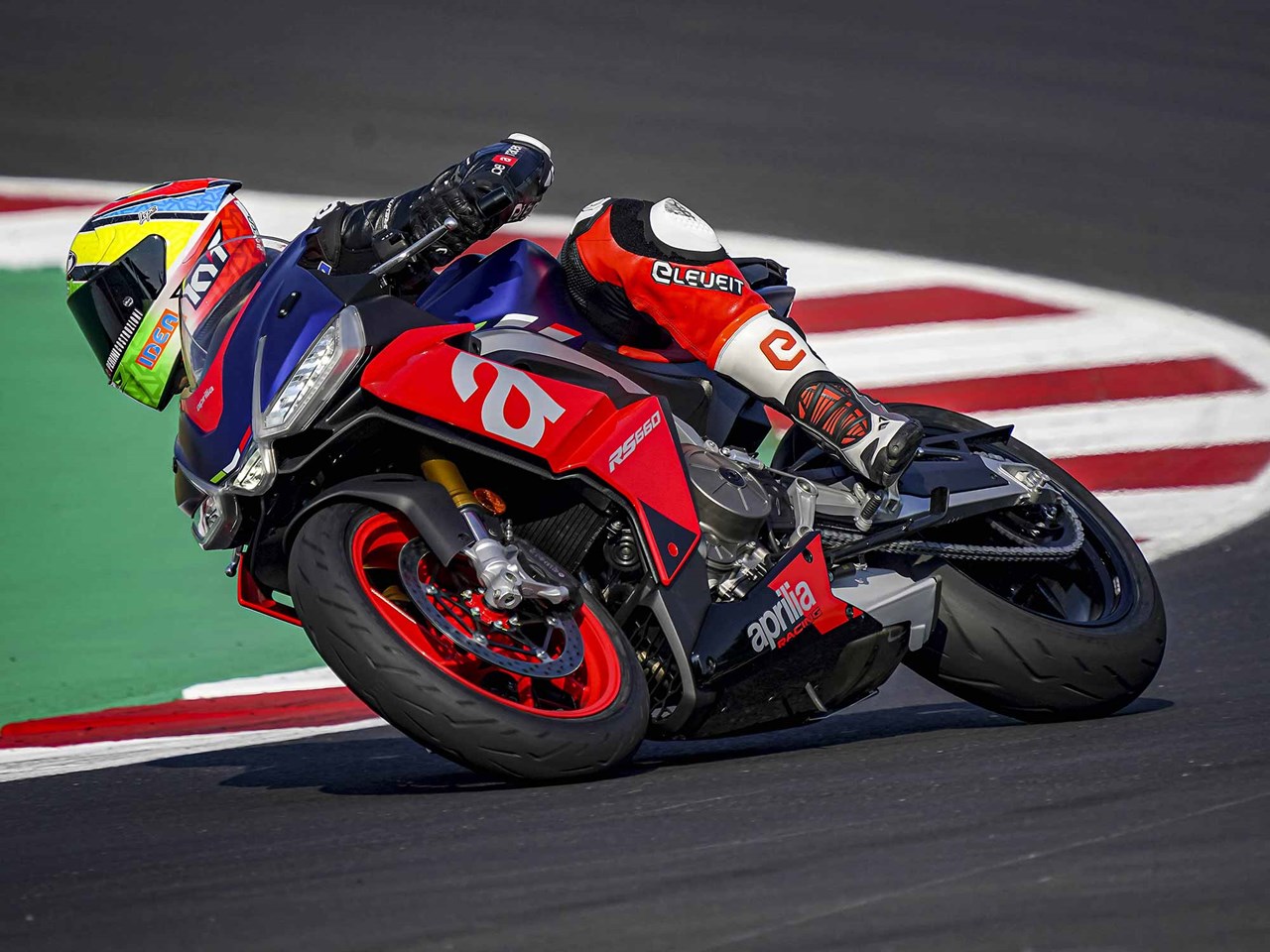 Road manners, race looks: In-depth Aprilia RS660 spec and performance ...