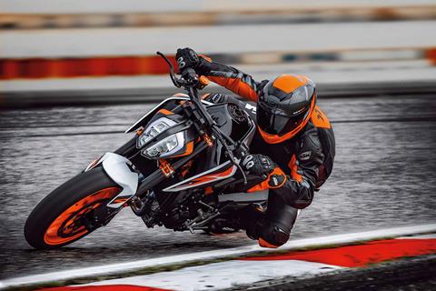 Under the skin of the 2020 KTM 890 Duke R: lighter, faster and much more expensive