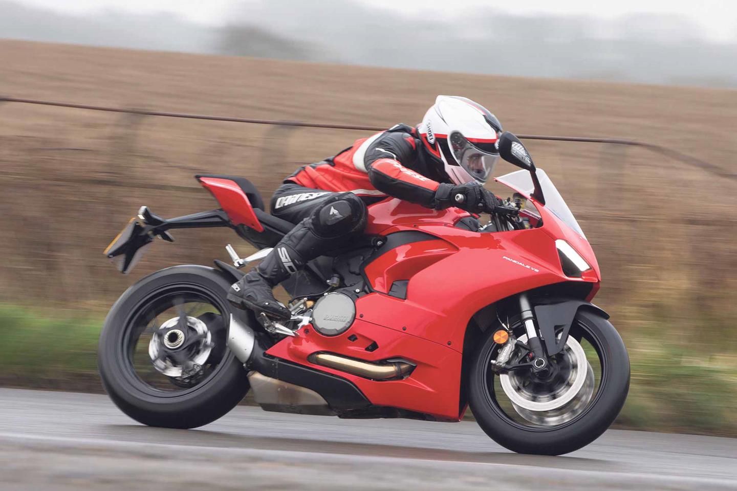 DUCATI PANIGALE V2 (2020 on) Review MCN