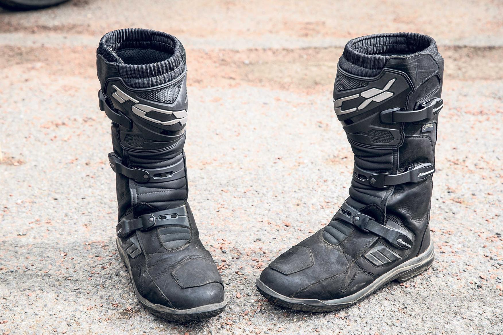 winter motorcycle boots uk