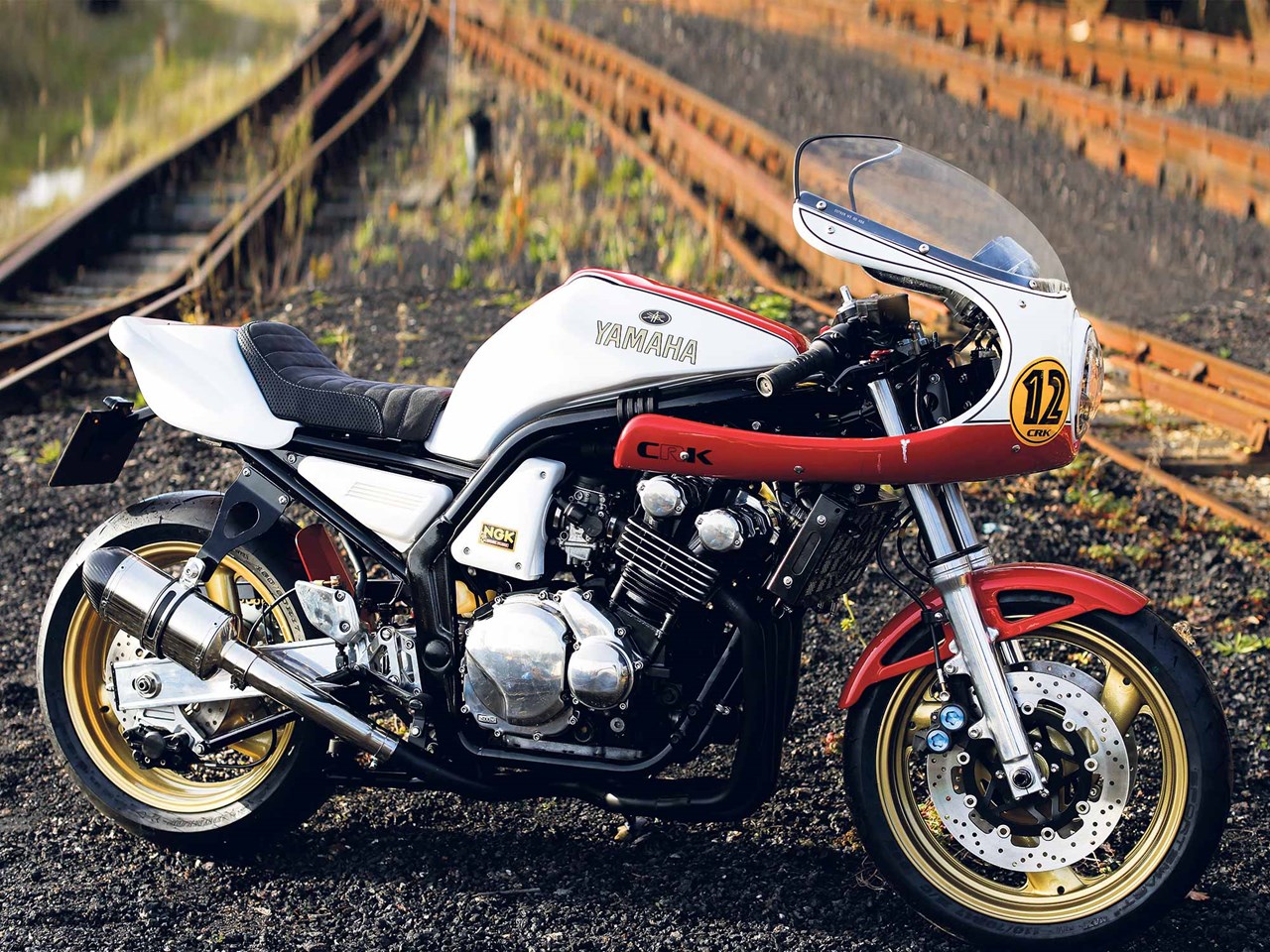 Easy-fit kit converts Yamaha Fazer 600 into retro race | MCN