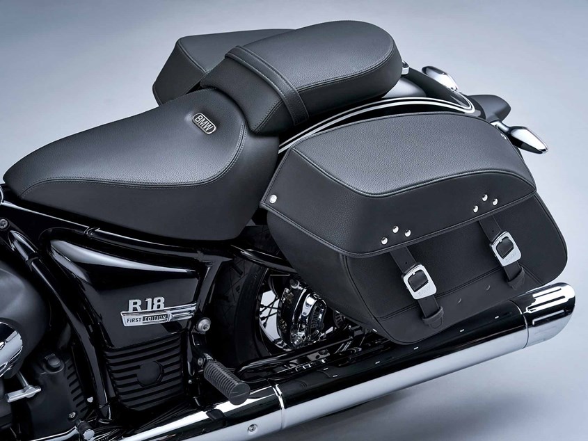 BMW bags more of the limelight: New R18-based baggers are fully-loaded ...