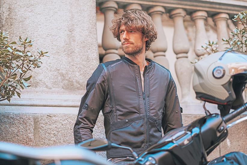 [Imagem: in-and-motion-2.jpg]