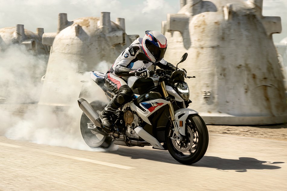 bmw s1000r 2021 review
