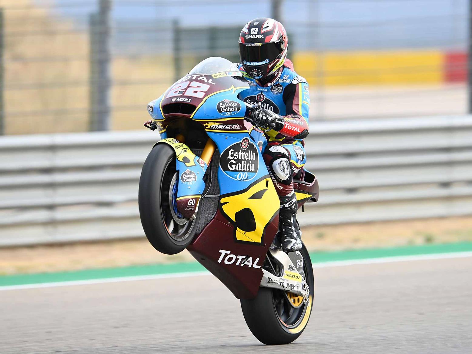 Moto2 Sam Lowes wins his third consecutive race at the