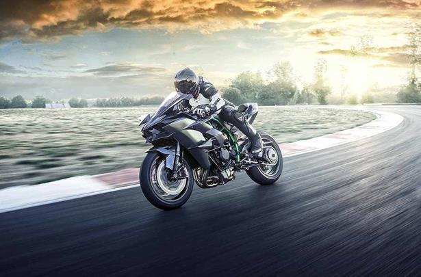 Supercharged Savagery A Potted History Of The Kawasaki Ninja H2r Mcn