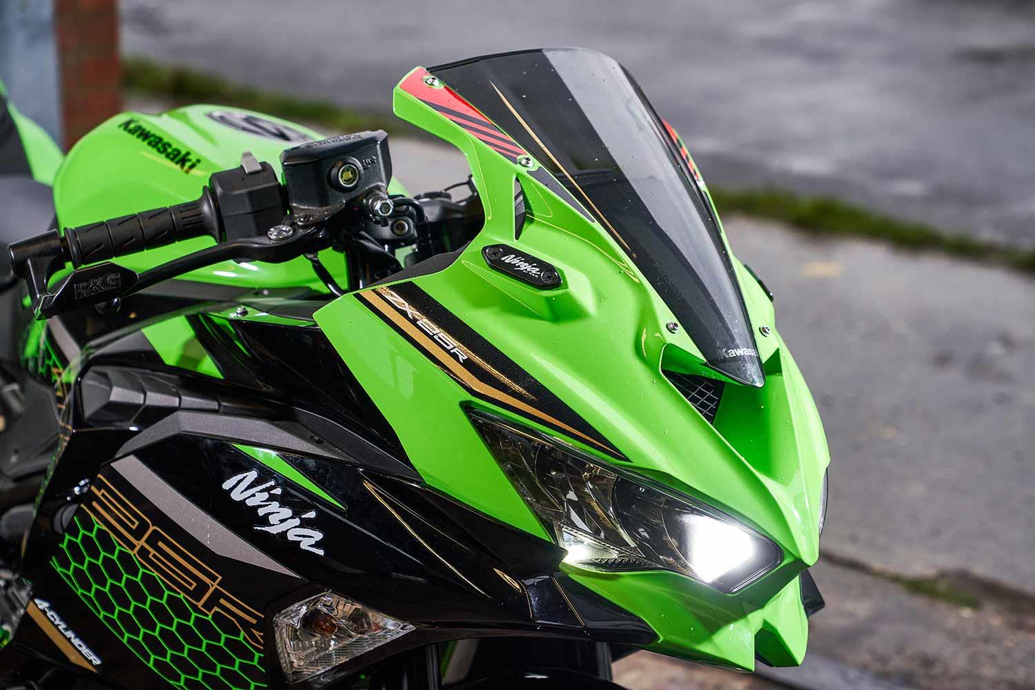 A Total Screamer Kawasaki S Ninja Zx 25r Ridden In Exclusive Uk Test Mcn