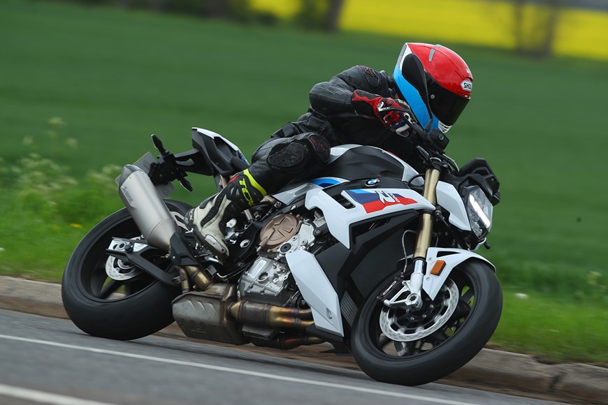 bmw s1000r 2021 review