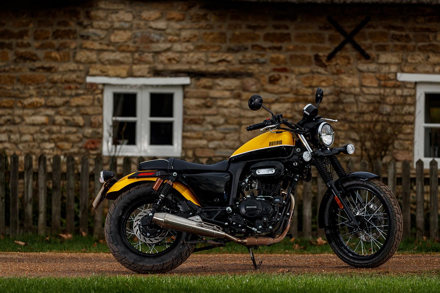 SINNIS OUTLAW 125 (2022 on) Review MCN