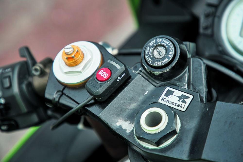 MCN's Dan Sutherland has been testing the dguard system on his Kawasaki ZX-6R MCN's Dan Sutherland has been testing the dguard system on his Kawasaki ZX-6R